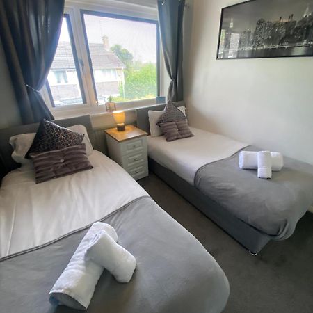 The Brook House - Spacious 3 Bed Home From Home In Burton Ngoại thất bức ảnh
