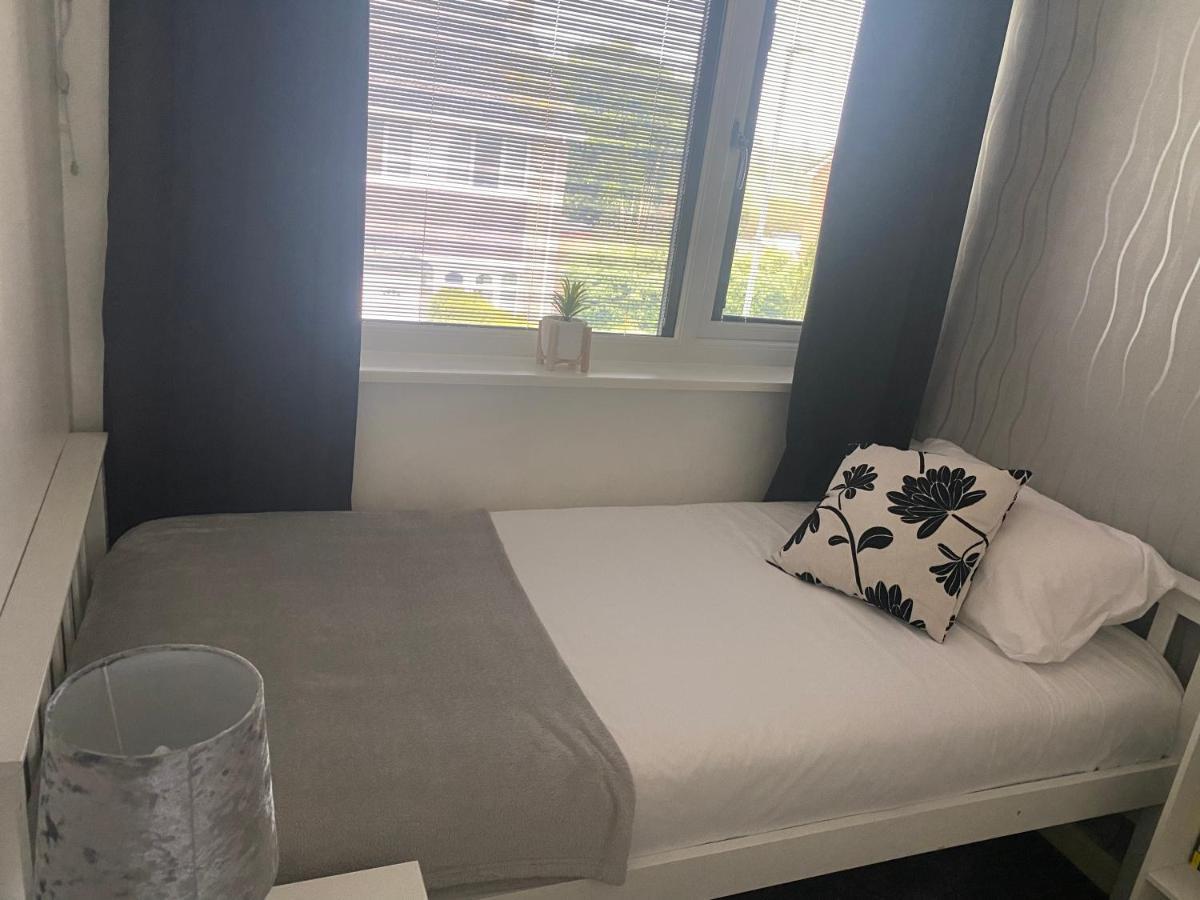 The Brook House - Spacious 3 Bed Home From Home In Burton Ngoại thất bức ảnh