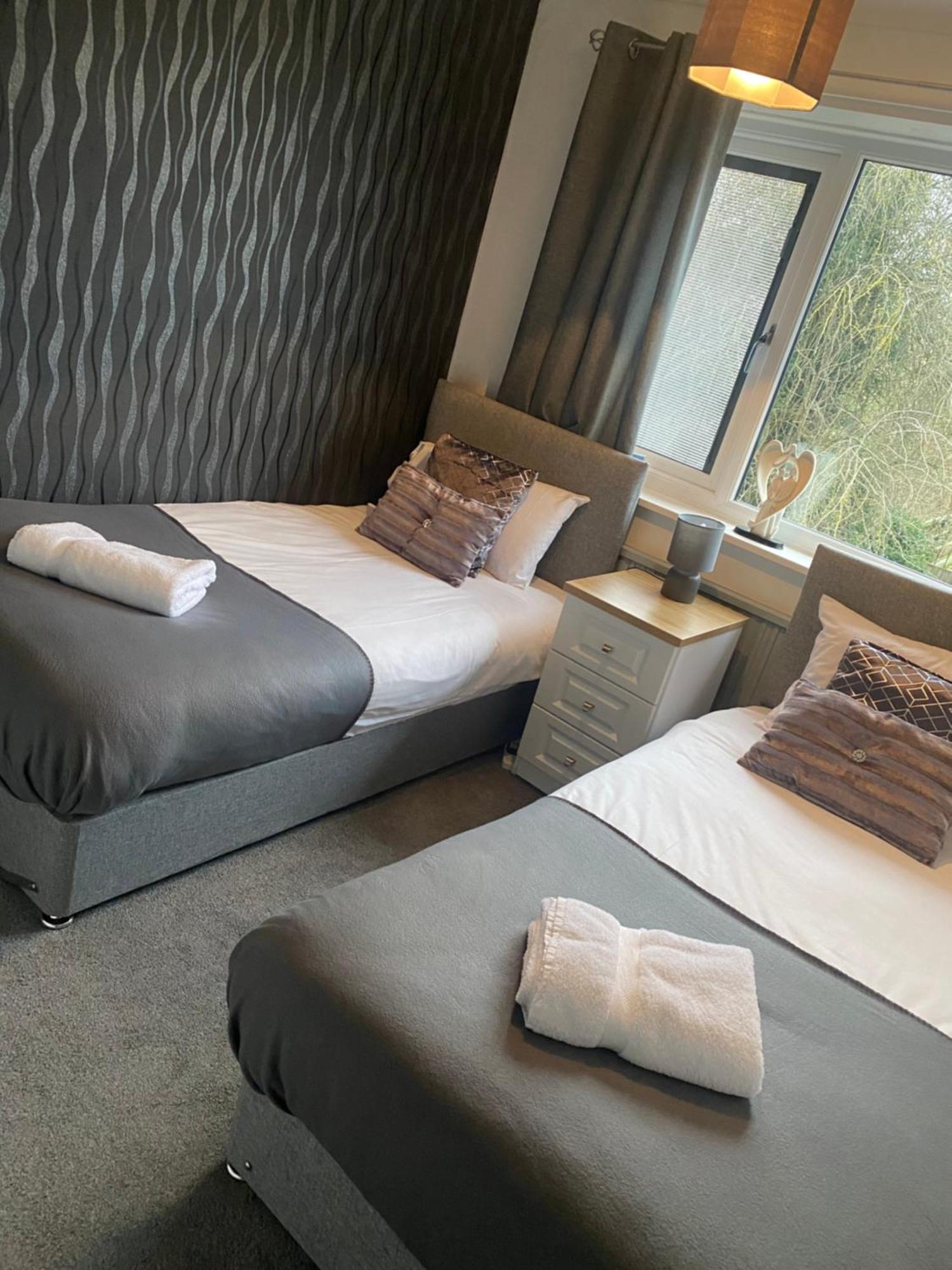 The Brook House - Spacious 3 Bed Home From Home In Burton Ngoại thất bức ảnh